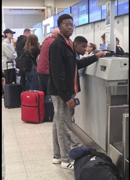 Travel plans are easier when the child can travel alone if not parenitng from afar is made more different